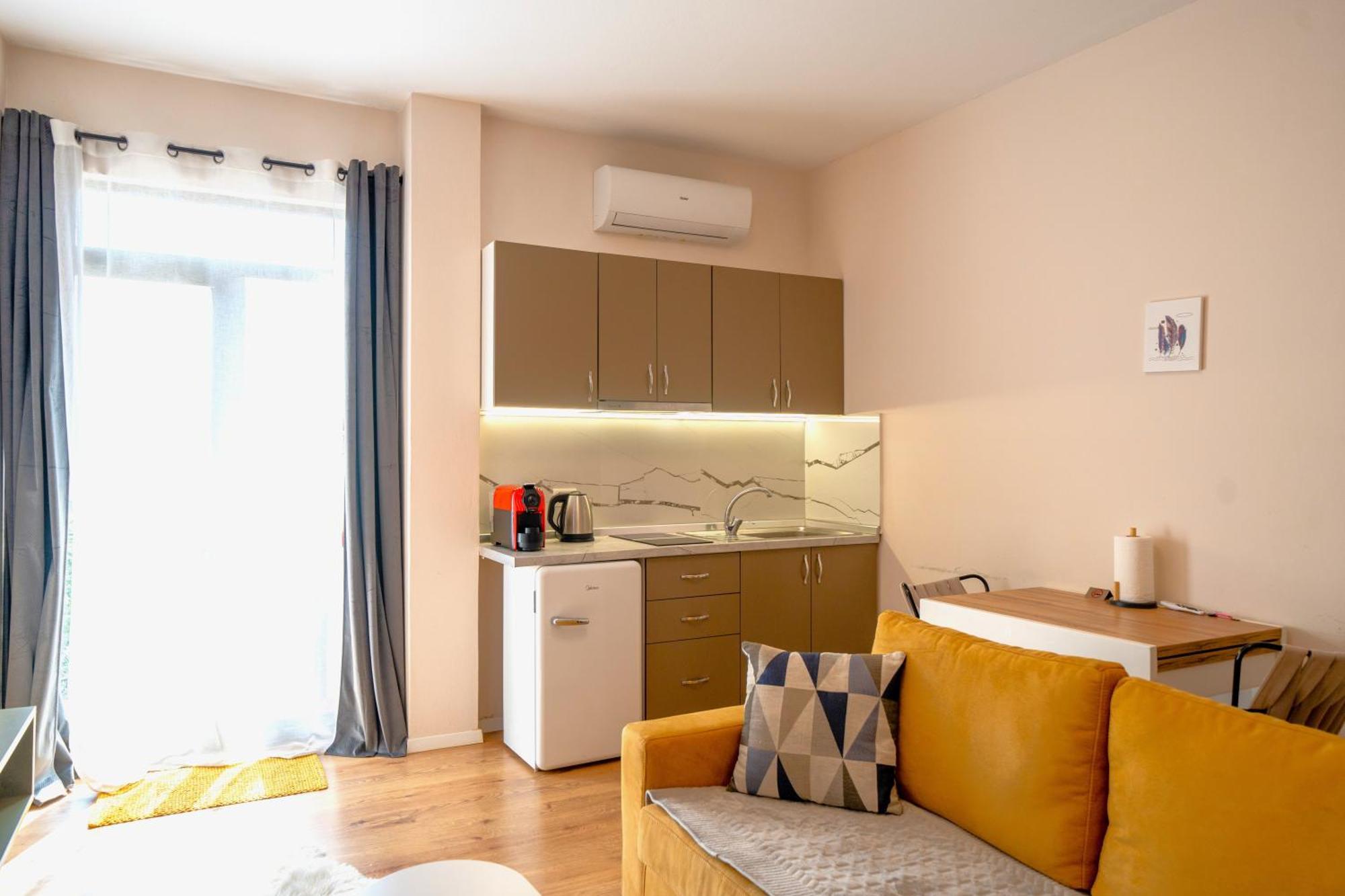 Colorful Comfy Condo Central ติรานา ภายนอก รูปภาพ