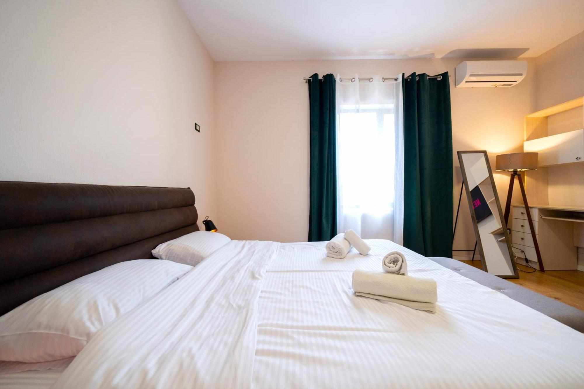 Colorful Comfy Condo Central ติรานา ภายนอก รูปภาพ