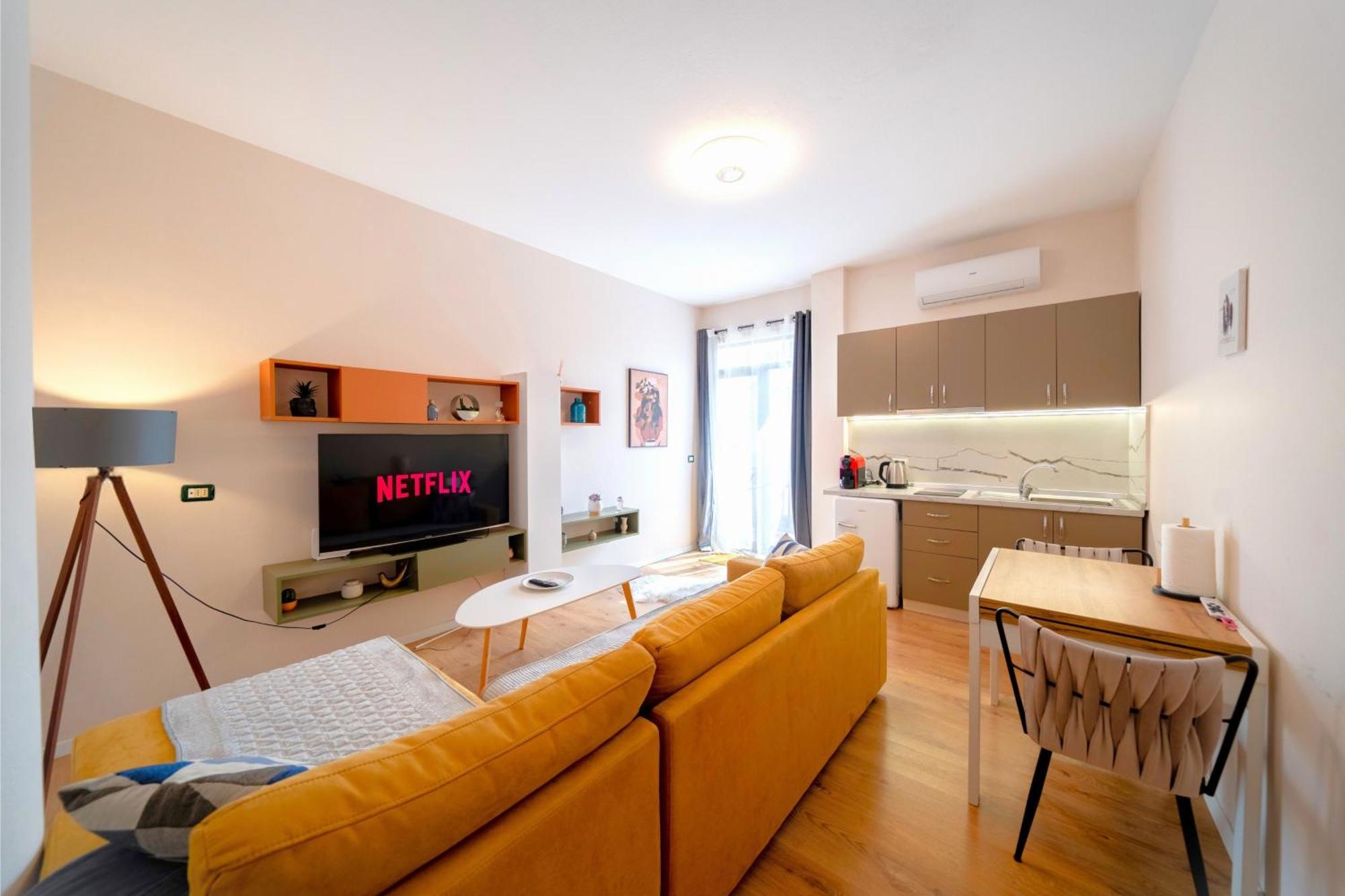 Colorful Comfy Condo Central ติรานา ภายนอก รูปภาพ
